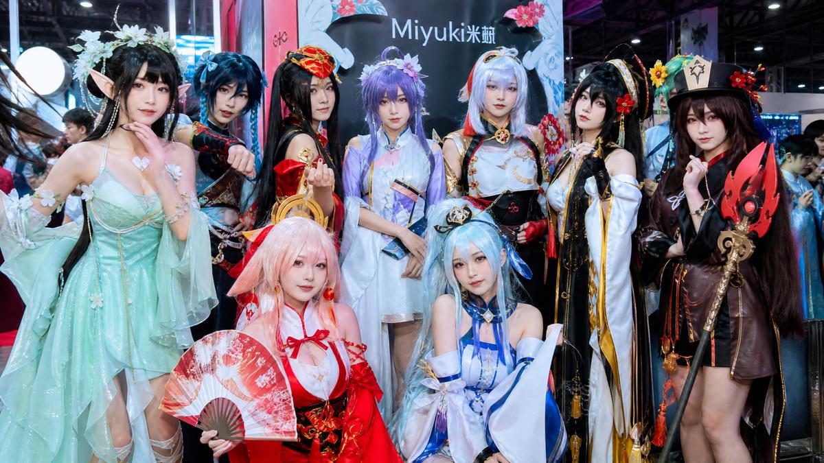 套路直播cosplay